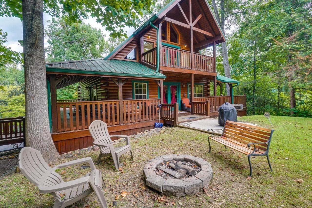 Getaway Private Hot Tub And Fireplace! Holiday home Gatlinburg