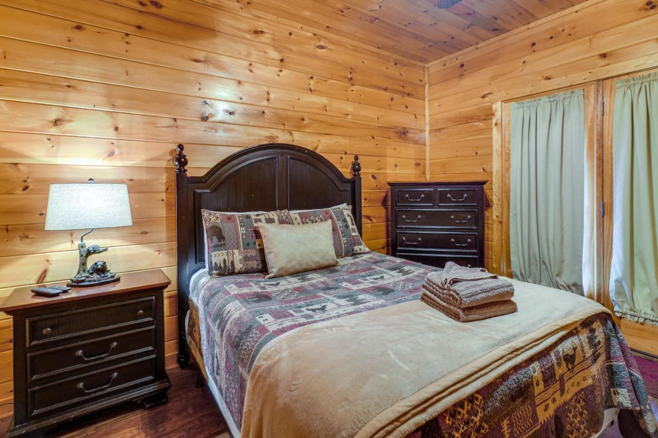 Getaway Private Hot Tub And Fireplace! * Gatlinburg