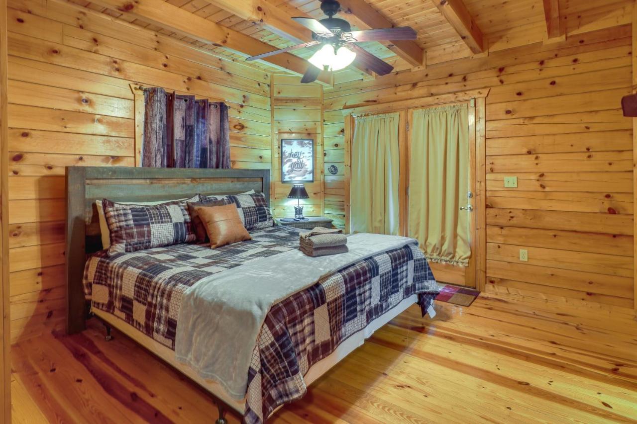 Getaway Private Hot Tub And Fireplace! Holiday home *