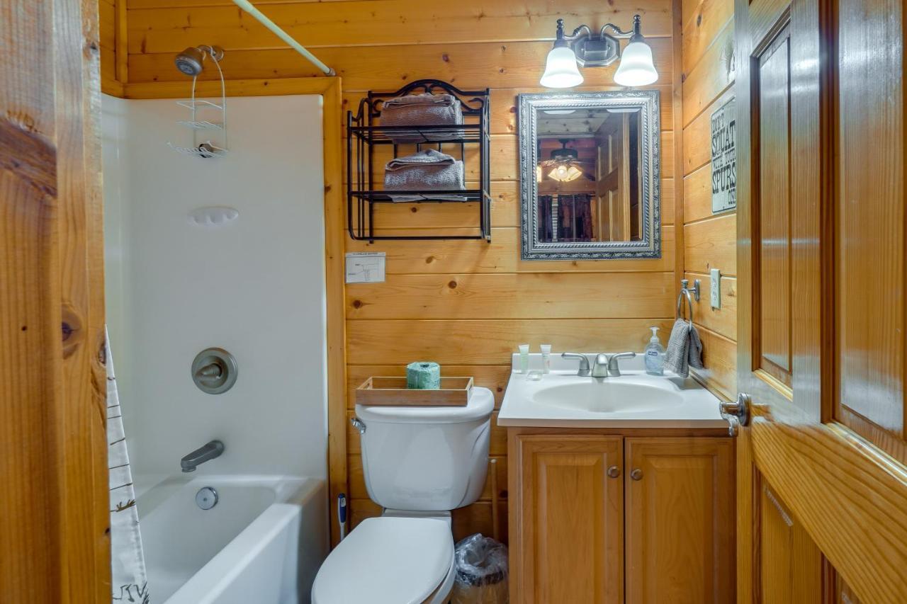 Holiday home Getaway Private Hot Tub And Fireplace!